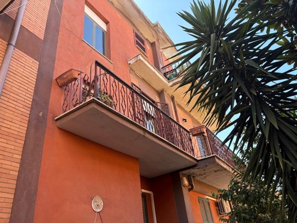 appartamento in vendita a Roma in zona Finocchio