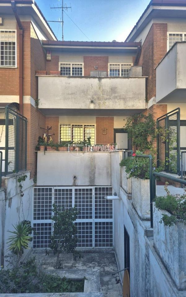 casa indipendente in vendita a Roma in zona Ottavia