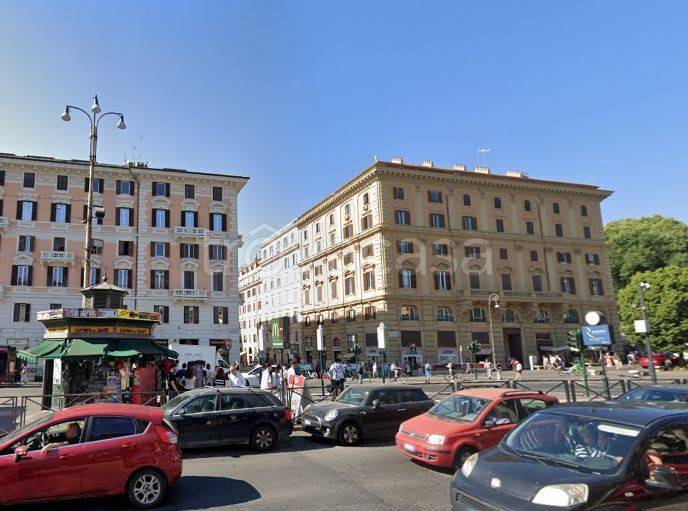 intera palazzina in vendita a Roma in zona Rione Monti/Campitelli