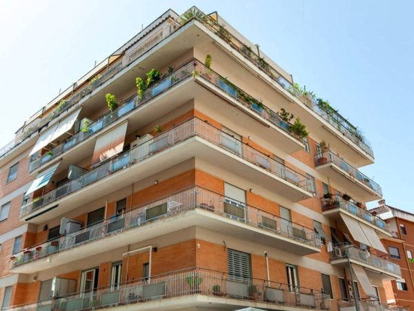 appartamento in vendita a Roma in zona Appio Latino