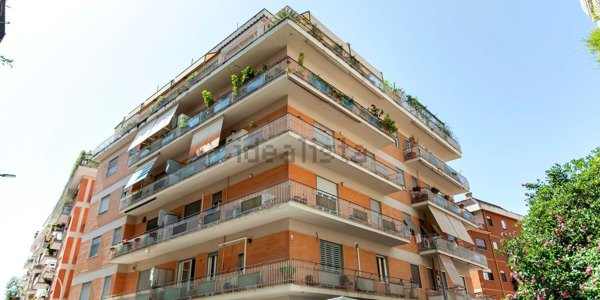 appartamento in vendita a Roma in zona Appio Latino