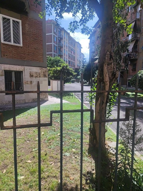 appartamento in vendita a Roma in zona Don Bosco