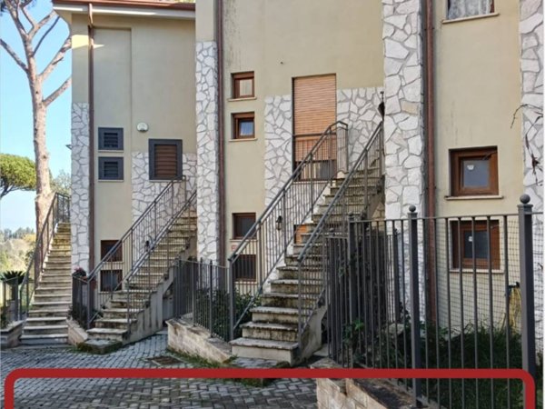 appartamento in vendita a Roma in zona Tor di Quinto