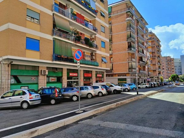 appartamento in vendita a Roma in zona Appio Claudio