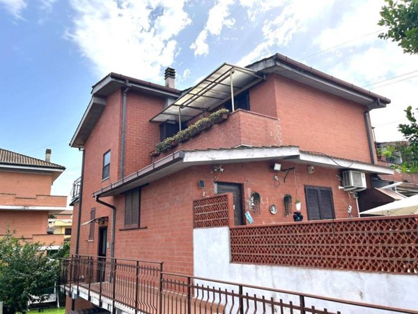 appartamento in vendita a Roma in zona Trigoria