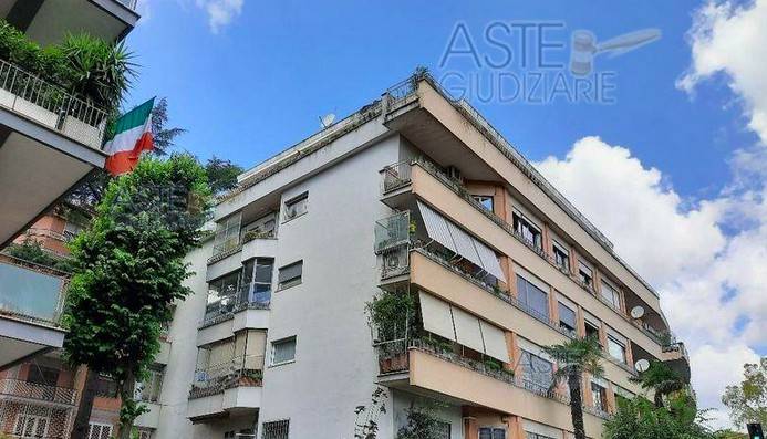 appartamento in vendita a Roma in zona Della Vittoria