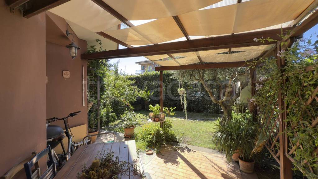 casa indipendente in vendita a Roma in zona Casal Morena
