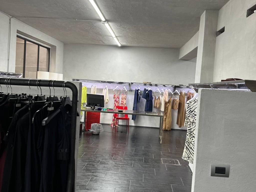 locale commerciale in vendita a Roma in zona Collatino