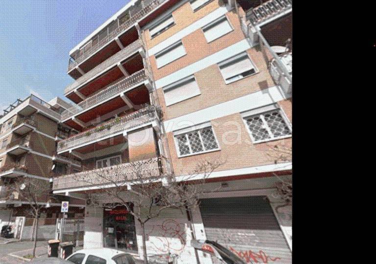 appartamento in vendita a Roma in zona Ostia