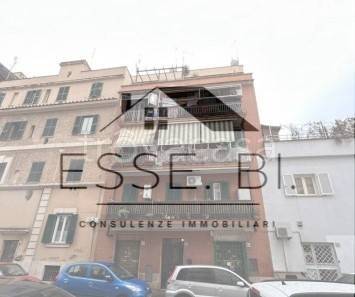 appartamento in vendita a Roma in zona Tuscolano