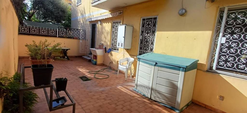 appartamento in vendita a Roma in zona Appio Pignatelli