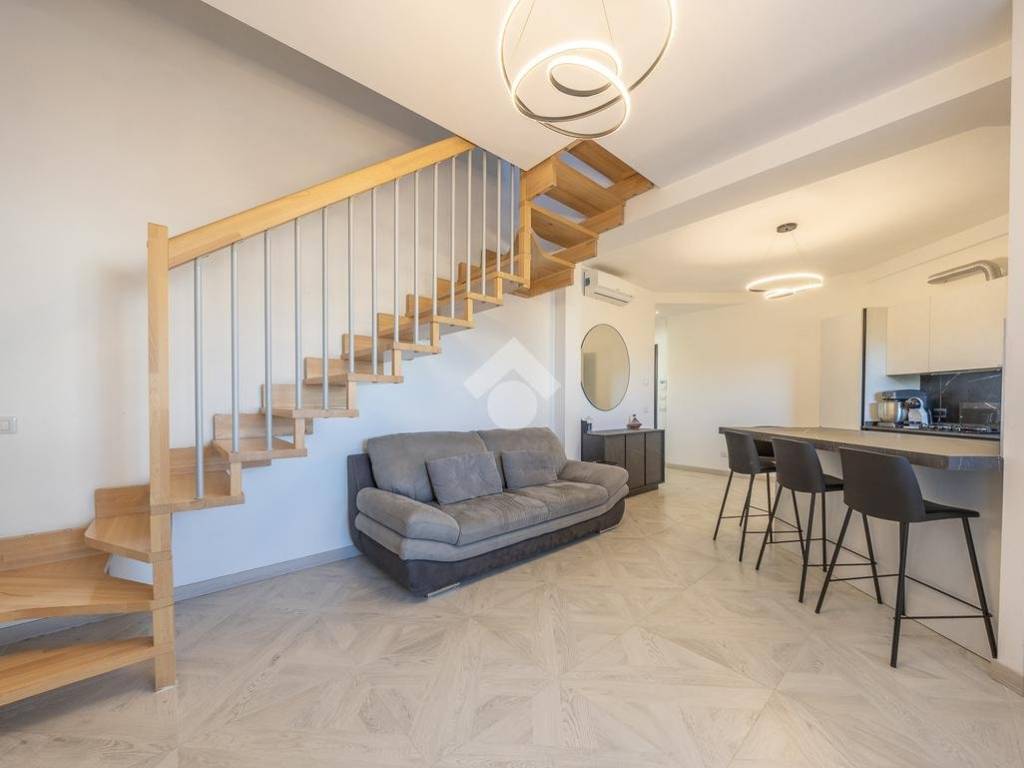 appartamento in vendita a Roma in zona Lunghezza