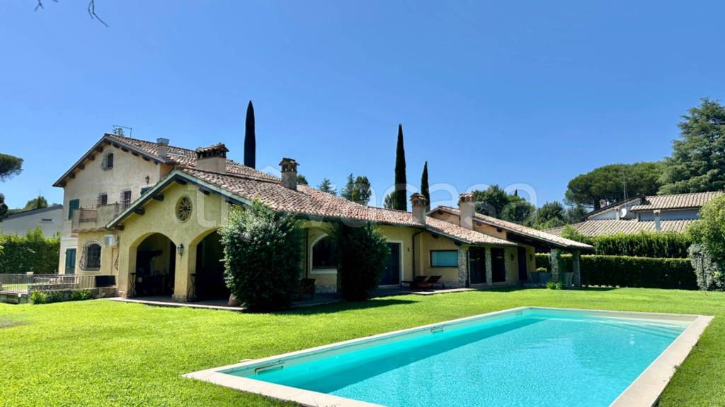 casa indipendente in vendita a Roma in zona Olgiata