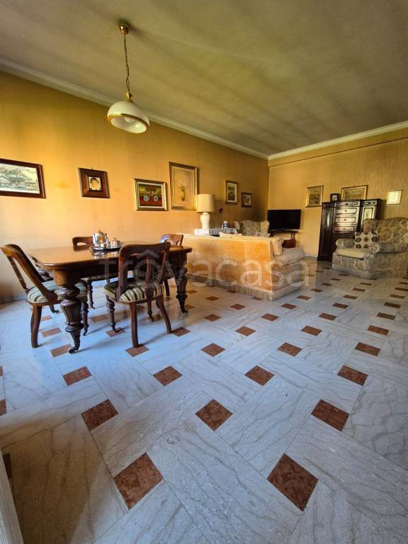 appartamento in vendita a Roma in zona Ardeatino