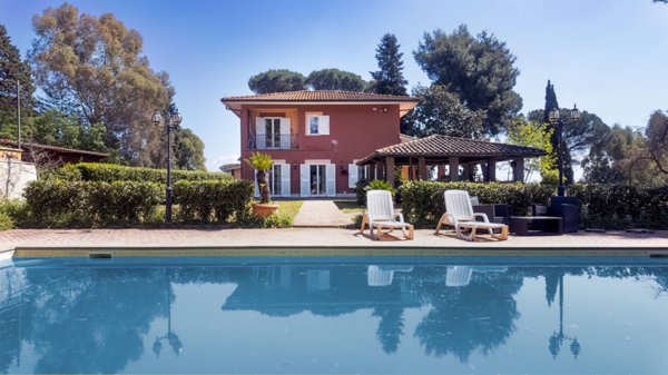 casa indipendente in vendita a Roma in zona Valle Muricana