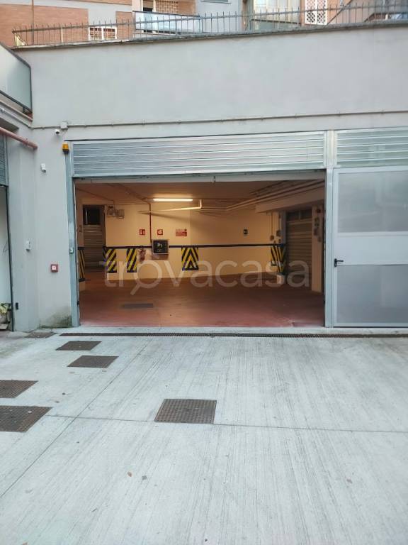 casa indipendente in vendita a Roma in zona Lunghezza