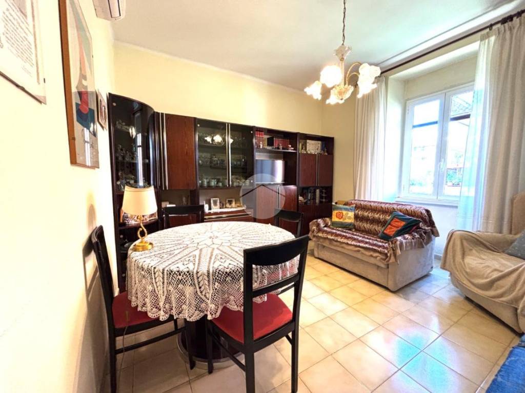appartamento in vendita a Roma in zona Appio Pignatelli