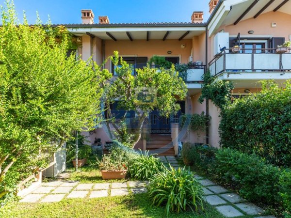 appartamento in vendita a Roma in zona Infernetto