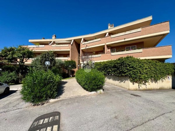 appartamento in vendita a Roma in zona Monte Migliore