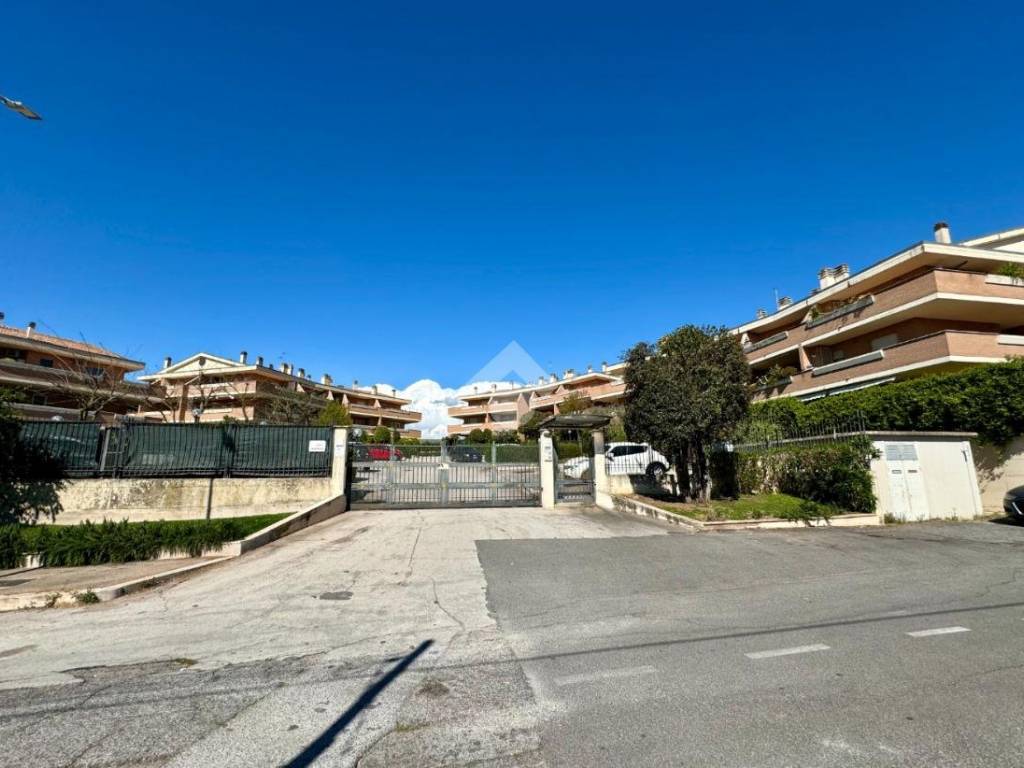 appartamento in vendita a Roma in zona Monte Migliore