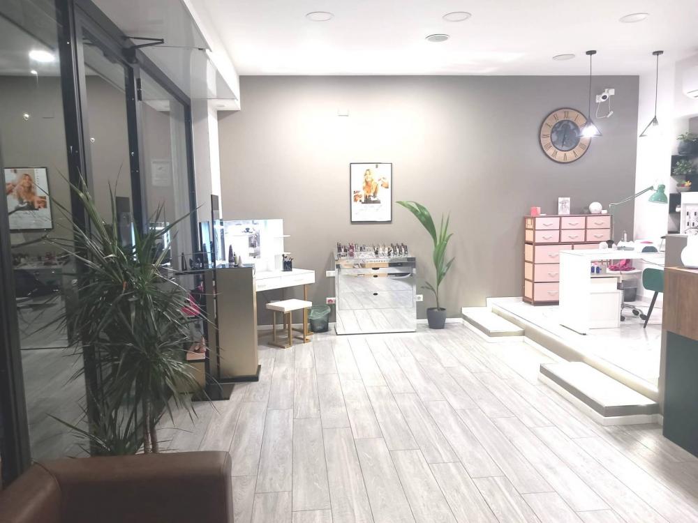 negozio in vendita a Roma in zona Collatino