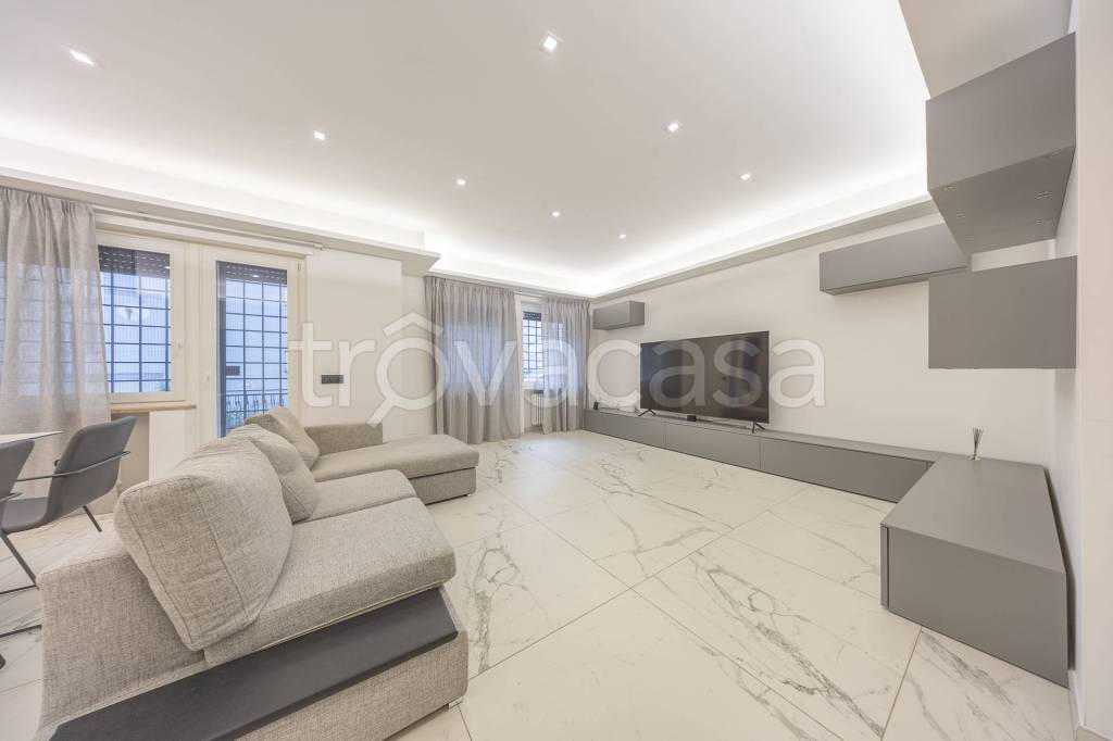 appartamento in vendita a Roma in zona EUR