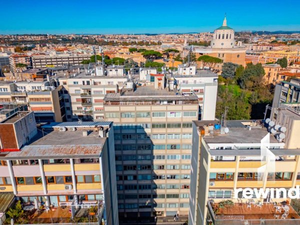 appartamento in vendita a Roma in zona Ostiense