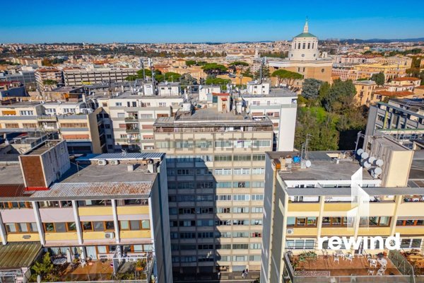 appartamento in vendita a Roma in zona Ostiense