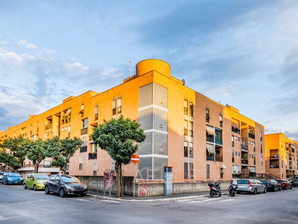 appartamento in vendita a Roma in zona Acilia