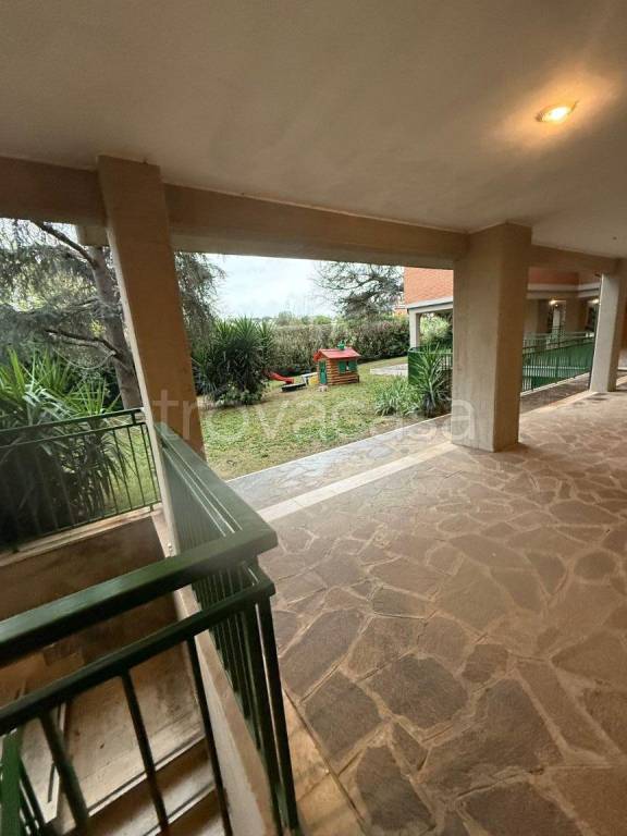 appartamento in vendita a Roma in zona Tomba di Nerone