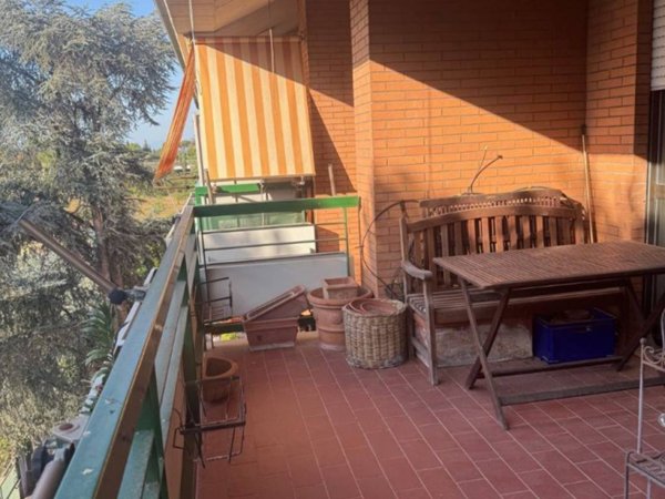 appartamento in vendita a Roma in zona Tomba di Nerone