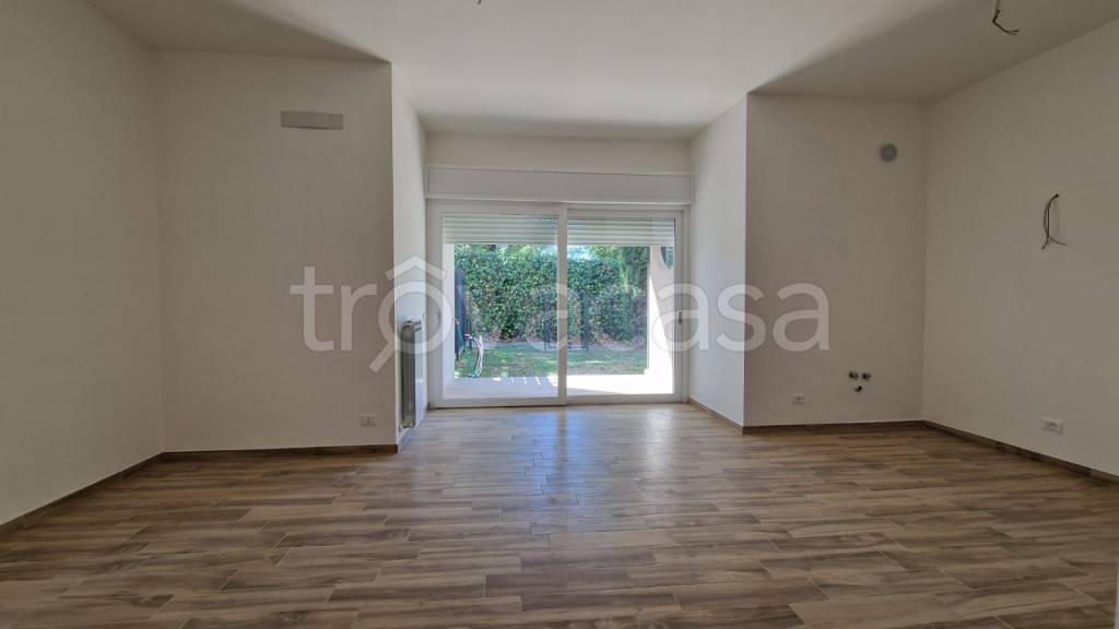 appartamento in vendita a Roma in zona Massimina/Casal Lumbroso
