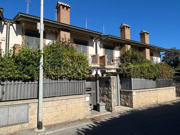 casa indipendente in vendita a Roma in zona Casal Morena
