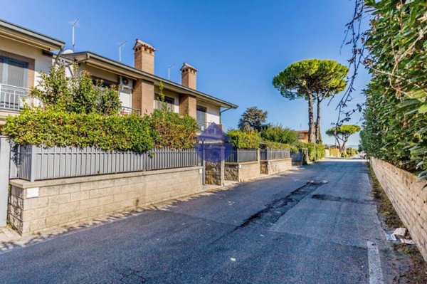 casa indipendente in vendita a Roma in zona Casal Morena