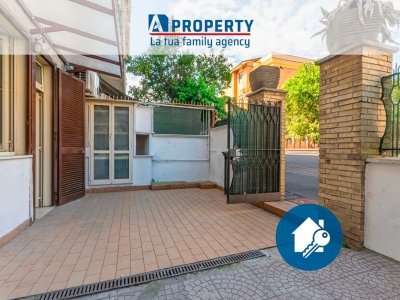 appartamento in vendita a Roma in zona Tor Bella Monaca