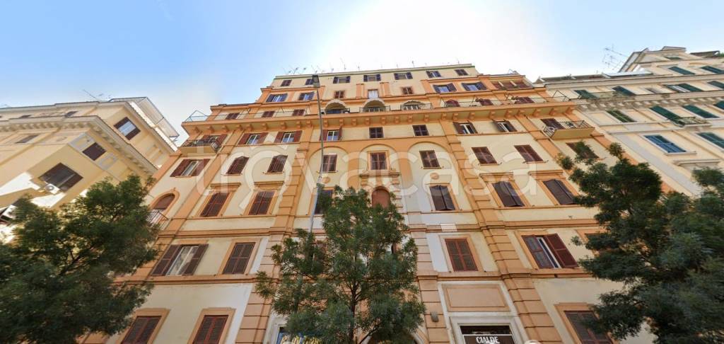 appartamento in vendita a Roma in zona Appio Latino