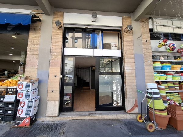 locale commerciale in vendita a Roma in zona Gianicolense