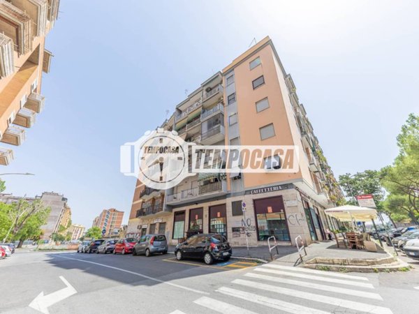 appartamento in vendita a Roma in zona Ostiense