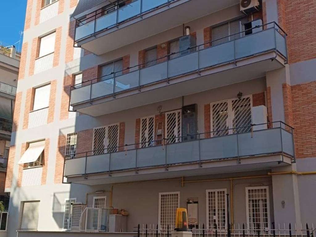 appartamento in vendita a Roma in zona Appio Claudio