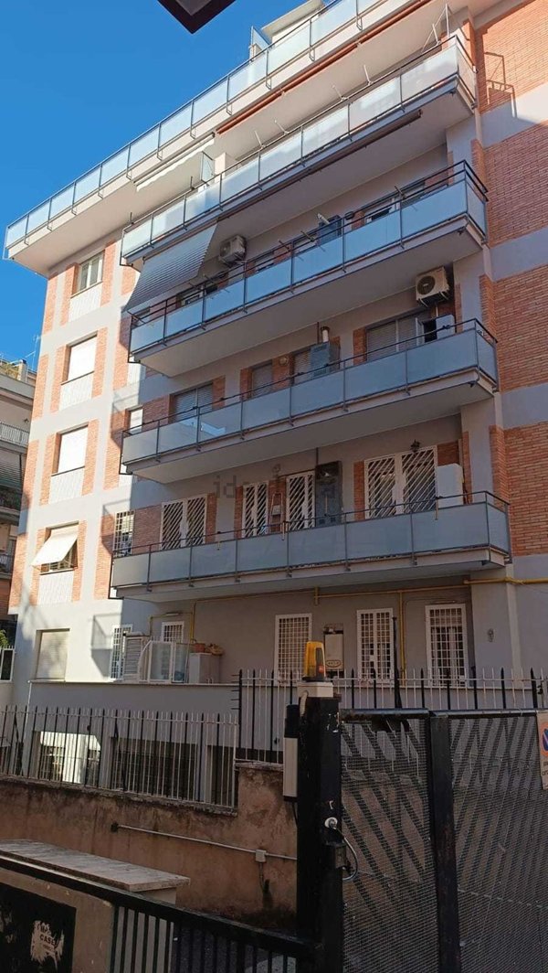 appartamento in vendita a Roma in zona Appio Claudio