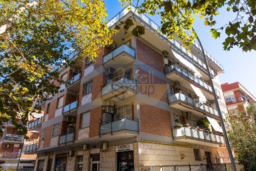 appartamento in vendita a Roma in zona Appio Claudio