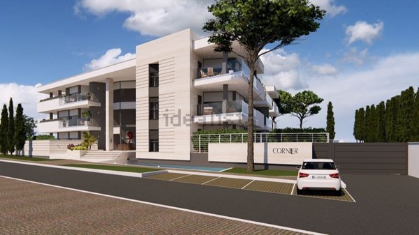 appartamento in vendita a Roma in zona Axa