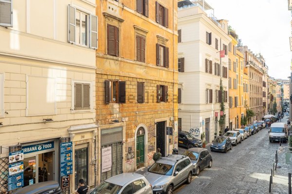 appartamento in vendita a Roma in zona Rione Monti/Campitelli