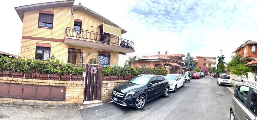 appartamento in vendita a Roma in zona Acilia