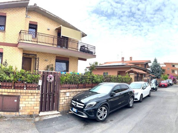 appartamento in vendita a Roma in zona Acilia