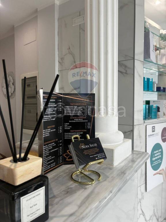 negozio in vendita a Roma in zona Trevi-Colonna