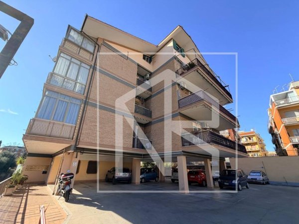 appartamento in vendita a Roma in zona Torre Maura