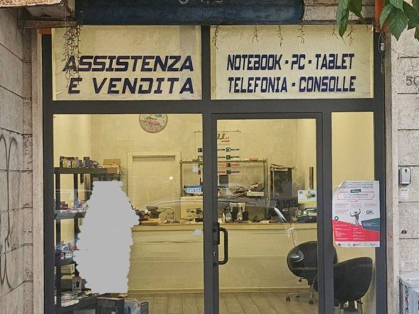 negozio in vendita a Roma in zona Ostia