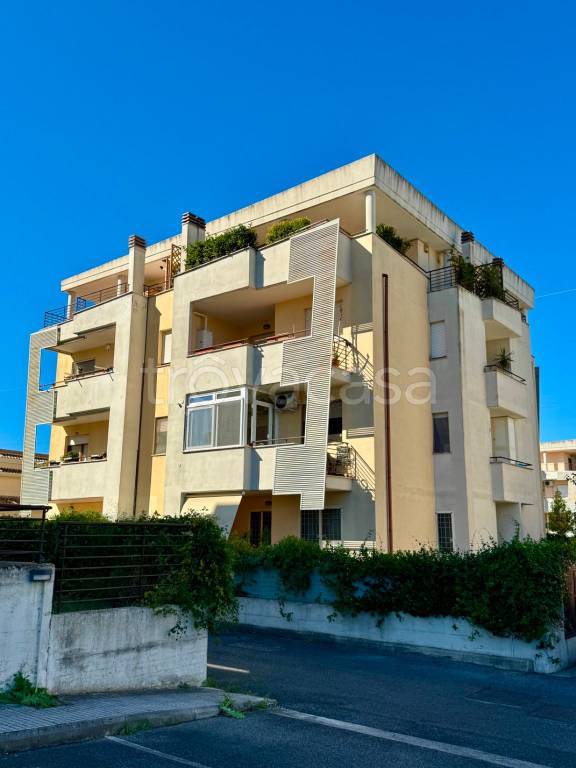 appartamento in vendita a Roma in zona Casalotti
