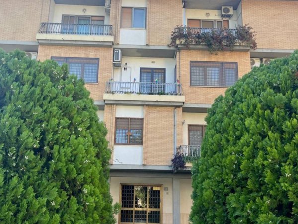 appartamento in vendita a Roma in zona Tor de' Cenci